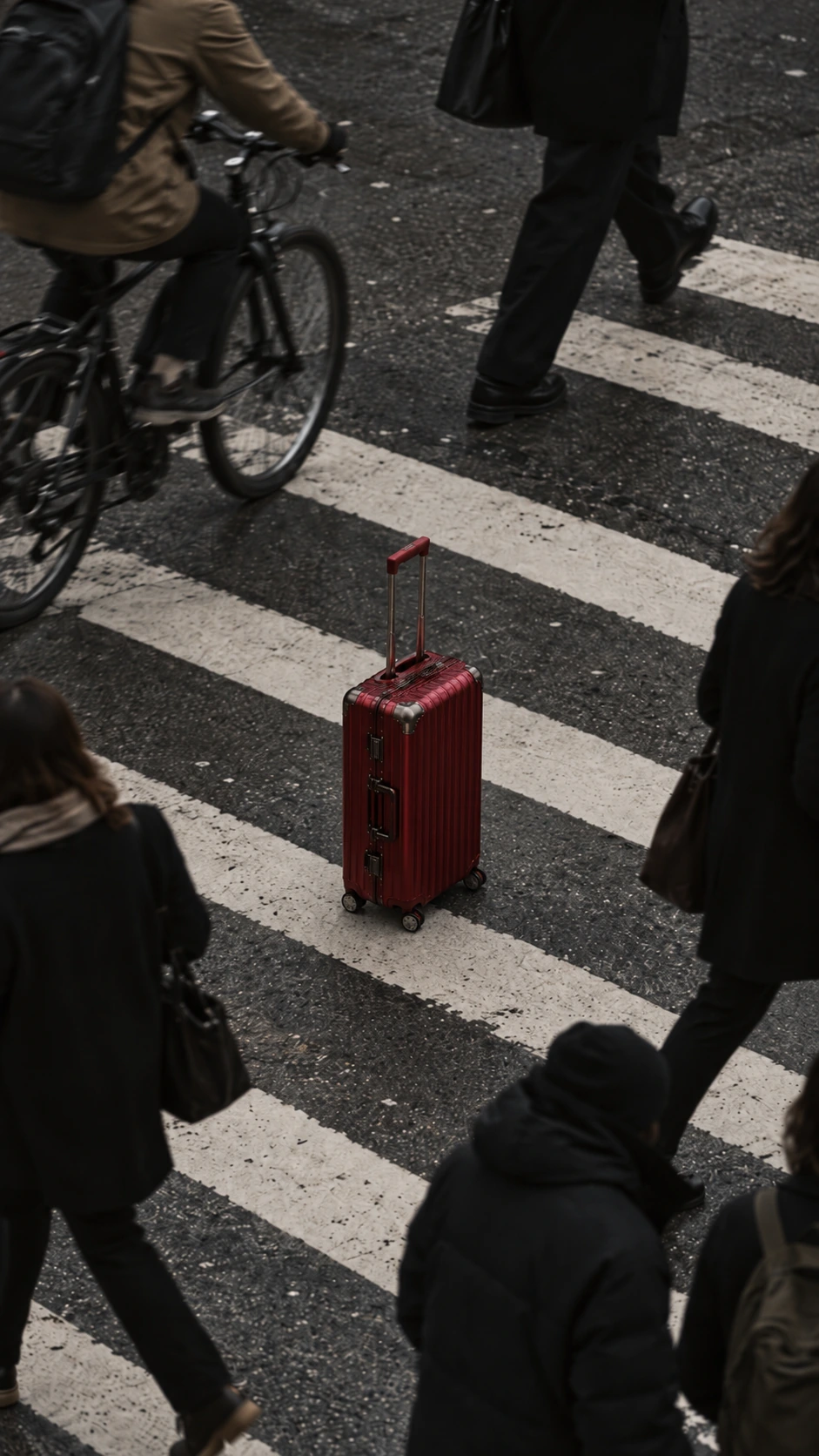 RED SUITCASE — Переход
